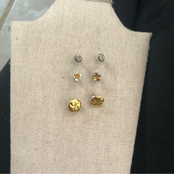Vintage Jewelry - Vintage  Floral Design 3 Pair of Earrings Set